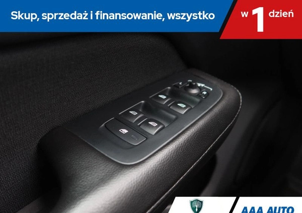 Volvo V60 cena 98000 przebieg: 112341, rok produkcji 2019 z Różan małe 191